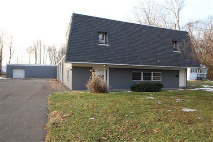 225 Bakers Basin Rd, Lawrenceville, NJ 08648