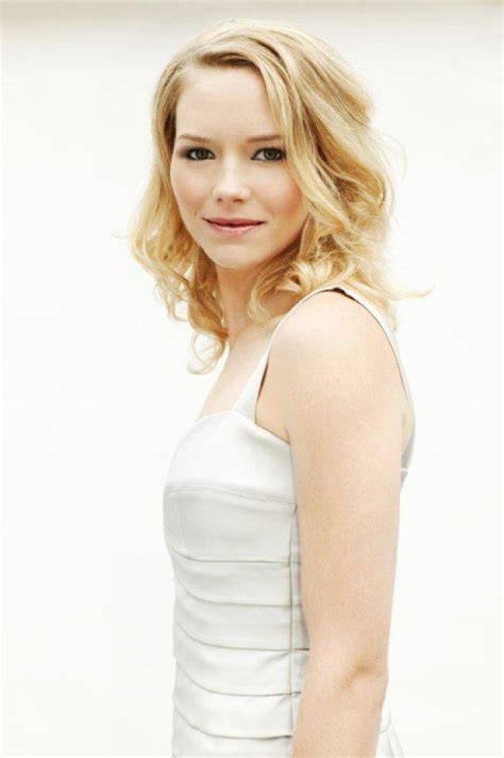 Adrienne Pickering Height, Weight, Net Worth, Age, Birthday, Wikipedia