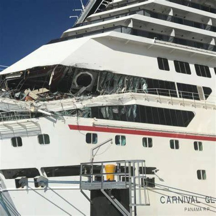 Carnival Paradise Cruise ship sinking Real Footage video Dailymotion