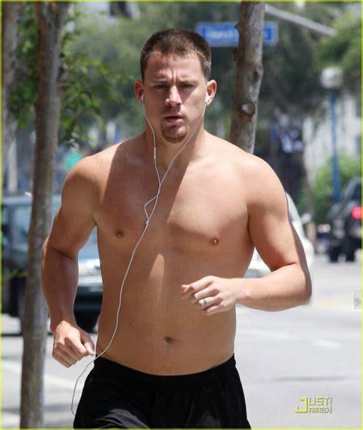 Channing Tatum Goes Shirtless Running Photo 1910621 Channing Tatum