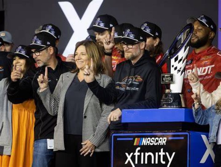 Dale Earnhardt Jr Sister Kelley And Taylor Age Gap And Family Tree
