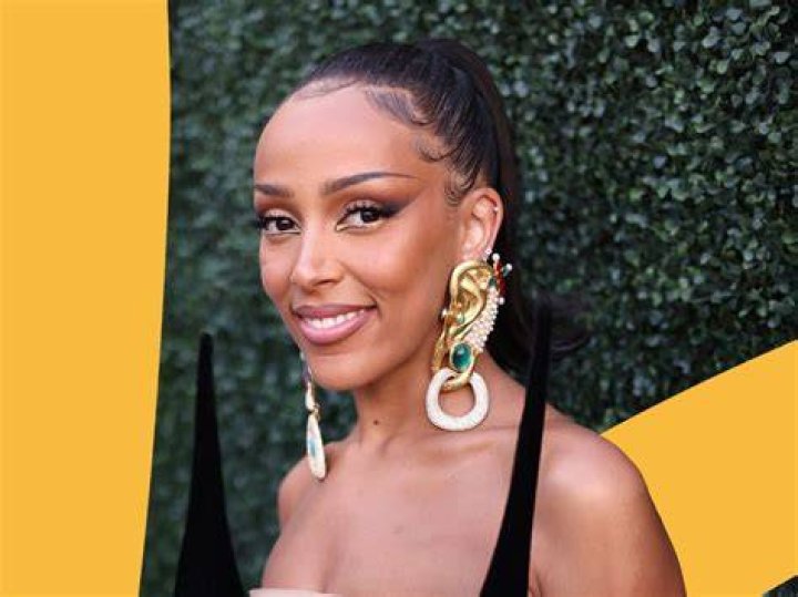 Doja Cat Bio, Age, Net Worth, Single, Nationality, Facts