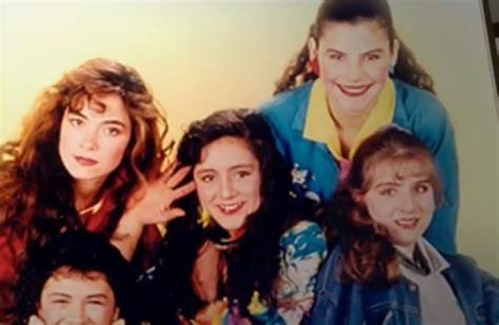 Ellas son las hermanas y mam&aacute; de Santa Fe Klan; las presenta por