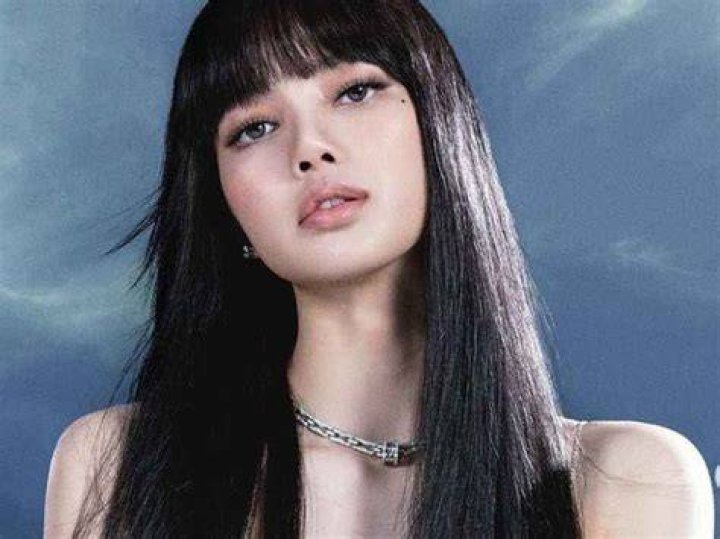 Fans speculate BLACKPINK Lisa's solo teasers to be released next week