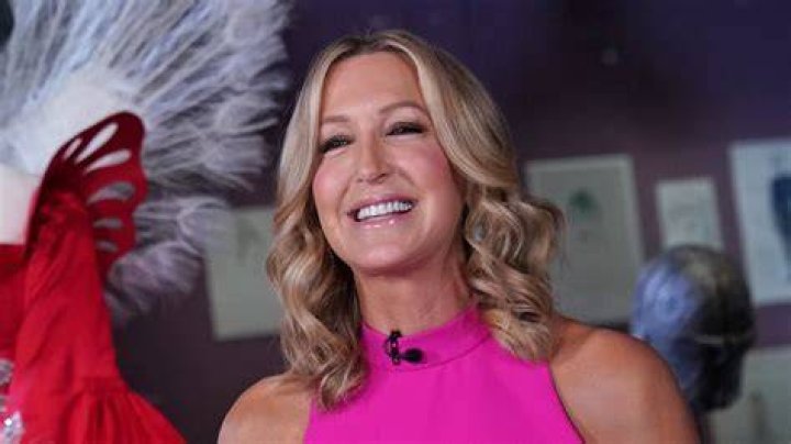 GMA&rsquo;s Lara Spencer poses with &lsquo;twin&rsquo; daughter Katharine, 18, as teen