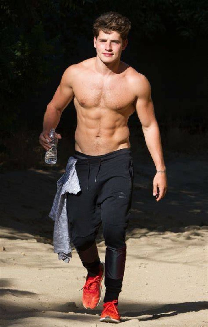 Gregg Sulkin Rosto masculino, Masculino, Rosto