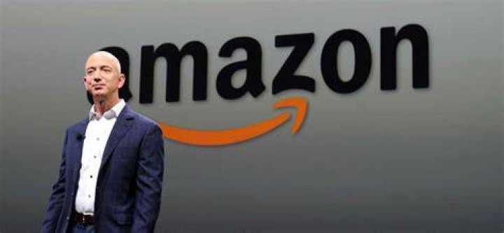 Jeff Bezos keeps his Amazon email address public