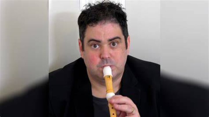My name is Richard and I'm sitting in the corner by Zestytipple Tuna