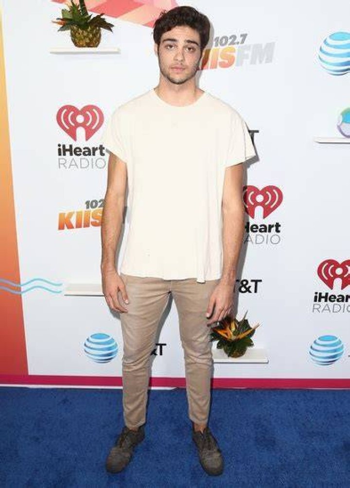Noah Centineo Height Weight Body Statistics Healthy Celeb
