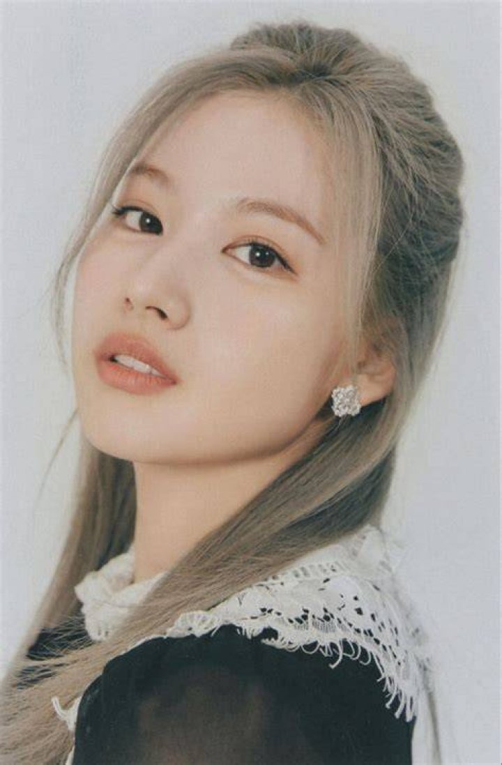 Sana 'Dance the Night Away' behind Twice (JYP Ent) Photo (41460335