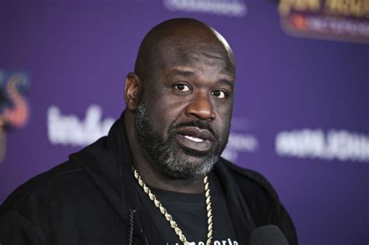 Shaquille O'Neal Buys WasherDryer for Family at Home Depot 'Bless You'