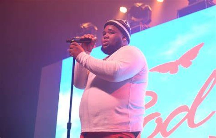 Stage Collapses During Rod Wave Concert, Twitter Has Jokes The Latest