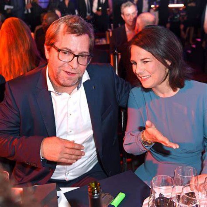ZDFSommerinterview Gr&uuml;nenChefin Baerbock will nach 15 Jahren aus der